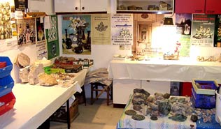 Mineralienbearbeitungsecke / Annahme / Ausgabe